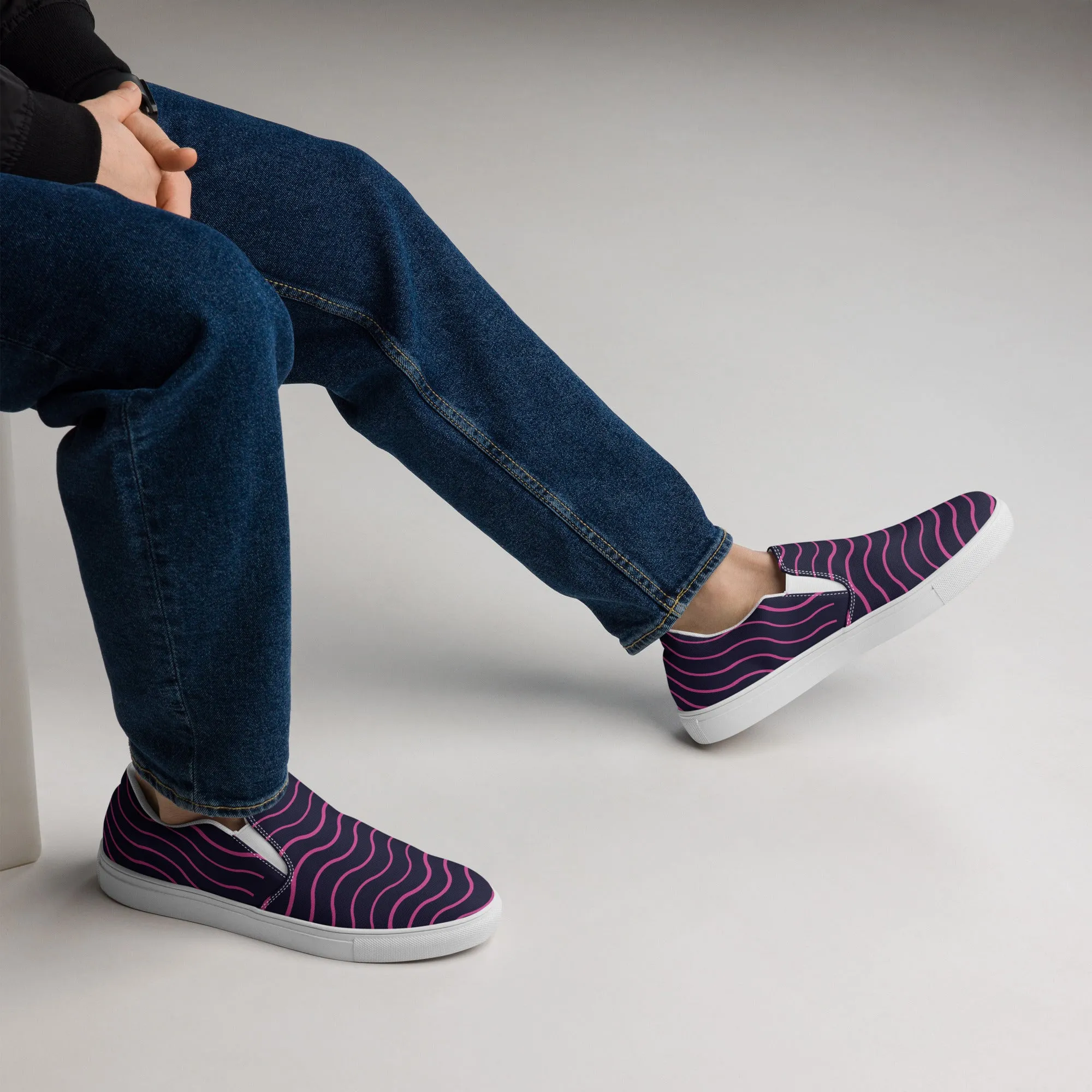 BE LIKE WATER Men’s Slip-On Canvas Shoes (Pink Lines)