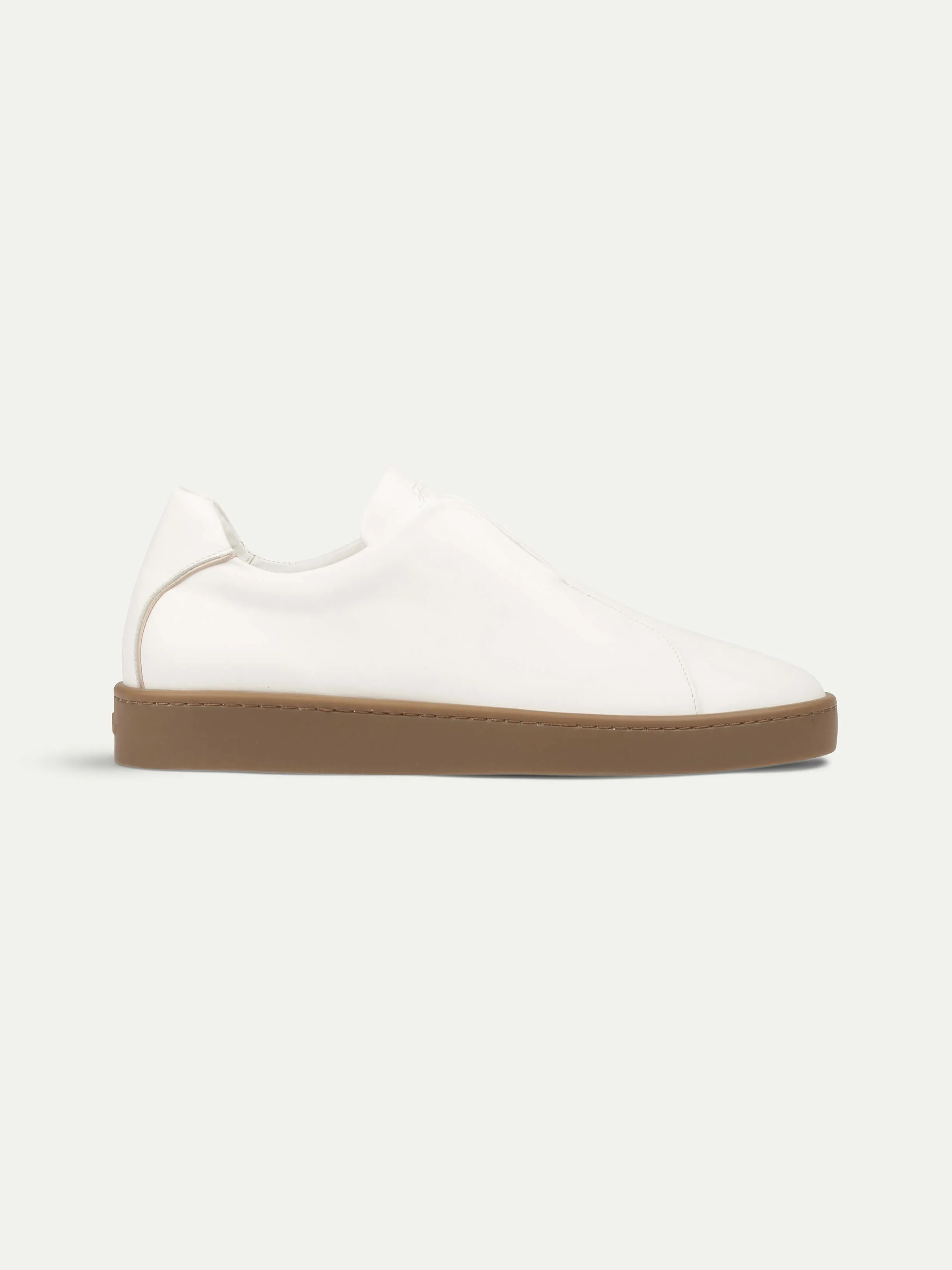 White AUR3 Sneaker