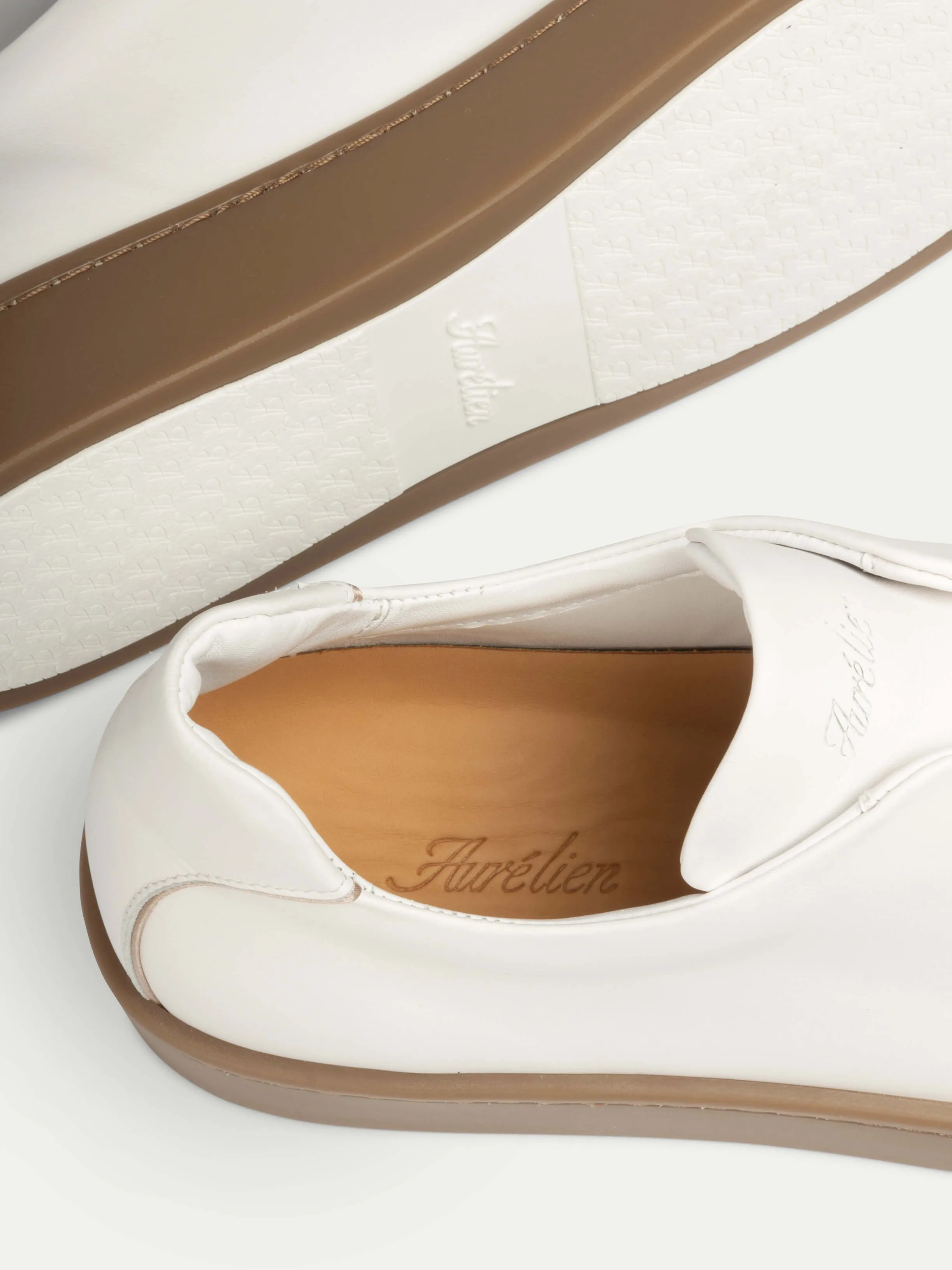 White AUR3 Sneaker