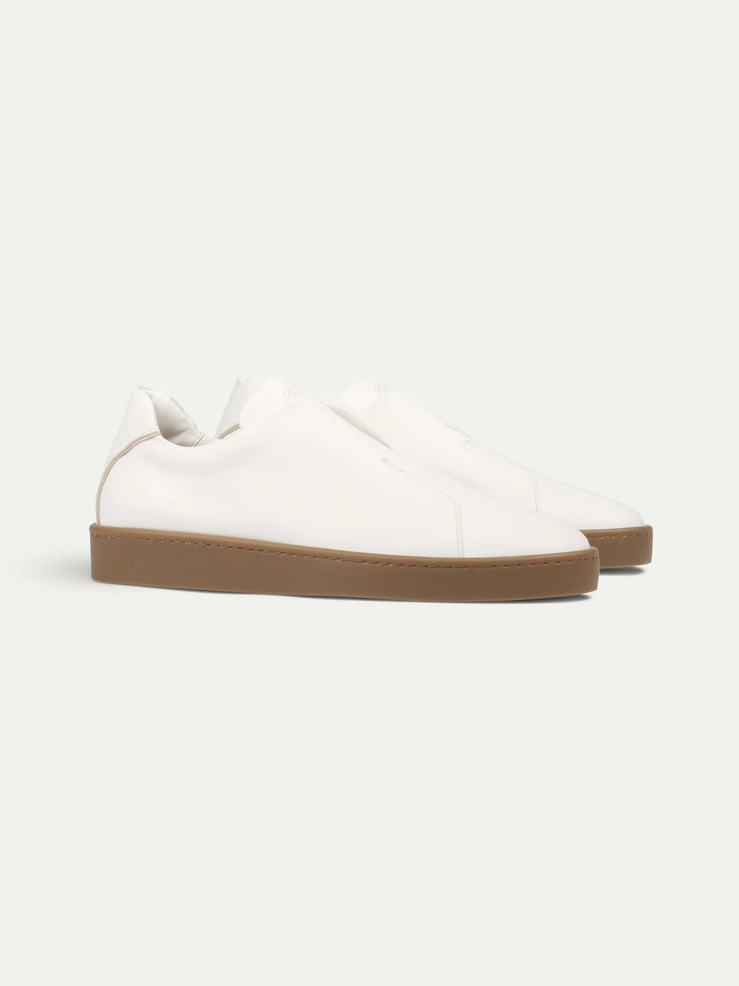White AUR3 Sneaker