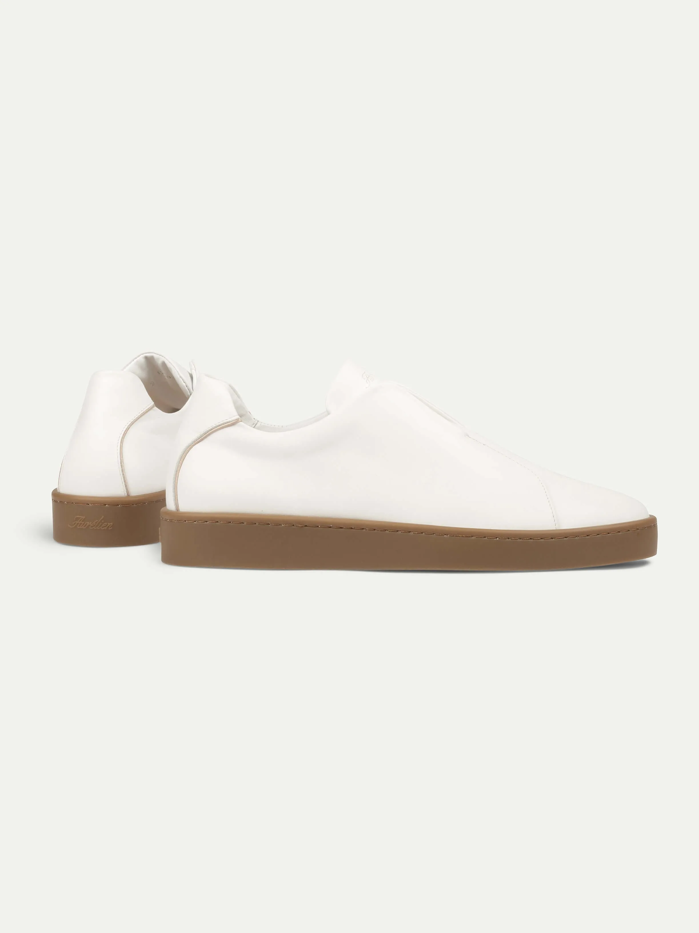 White AUR3 Sneaker